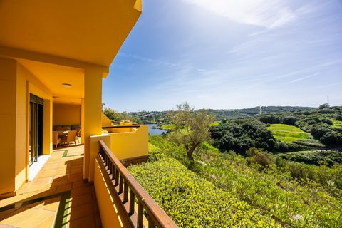 Este impresionante apartamento se encuentra ubicado en la exclusiva y solicitada urbanización de LOS GAZULES en Sotogrande Alto. Con una superficie construida de 259,75 metros cuadrados, esta propiedad es una opción ideal para aquellos que buscan un ...