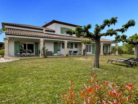 Maison à vendre 7 pièces MEYREUIL (13)