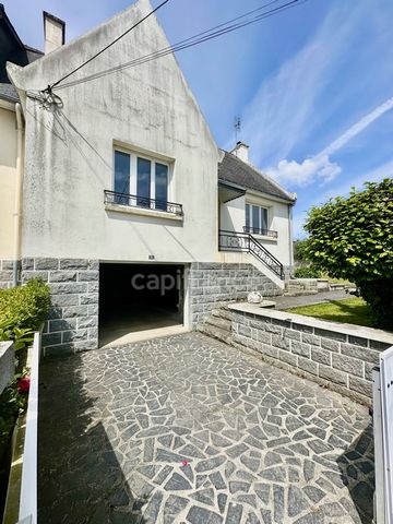 EXCLUSIVITÉ - CENTRE VILLE - NEO BRETONNE SUR CAVE - EN IMPASSE AVEC JOLI JARDIN CLOS ET GRANDE TERRASSE