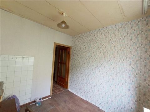 В продаже 2 комнатная, светлая квартира площадью 51,5 кв. М. (с учетом лоджии),47,7 кв. М., Две раздельные комнаты 26 кв. М, кухня 7,8 кв. М. На 3 этажеПанельного дома с красивым видом из м/пл окон.Адрес дома точный: пер. Днепровский, дом 124/6, перв...