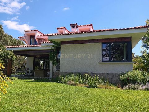 Código llamada: 121 NO COBRAMOS AL COMPRADOR. Exclusivo chalet independiente en Club de Golf Las Rozas de Madrid. Diseño de autor, vistas al golf y naturaleza en estado puro. En el prestigioso barrio de Club de Golf, se encuentra esta espectacular ca...