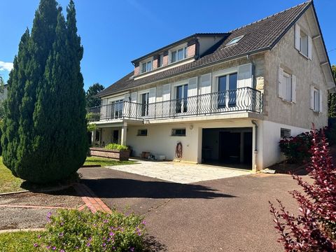 Maison à vendre 9 pièces SAINT BRIS LE VINEUX (89)de 168 m2 6 chambres Sous sol de 1251 m2. CAVE