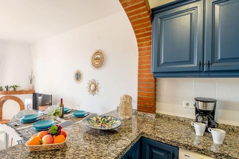Un apartamento pintoresco enclavado en una tranquila comunidad en la ladera, esta casa de vacaciones de dos dormitorios puede alojar cómodamente a cuatro personas en una cama doble y dos individuales. No admite mascotas, lo que garantiza un ambiente ...