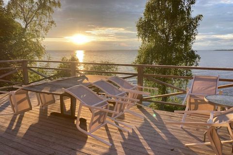 Do you dream of a vacation in a cottage with panoramic views of the lake? Then you've come to the right place. Right on the edge of Southern Hjälmaren, near the small village of Läppe in Södermanland, lies this paradise. The cottage, originally from ...