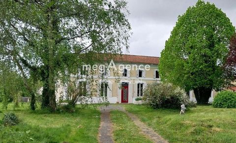 Maison : Idéale résidence secondaire ou grande famille à 50 min de Bordeaux et des plages.