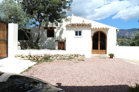 Description de l´objet: Superbe finca rustique de 124 m² construits (120 m² habitables), située dans un environnement calme et entourée de nature. Construite à l’origine en 1907, la maison a été rénovée avec soin et est en bon état—idéale pour ceux q...