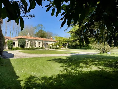 CHARENTE MARITIME MANOIR DE CHARME 10 HA RIVIERE