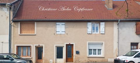 Maison à vendre 7 pièces, avec 3 logements, à Saint Bonnet de Joux