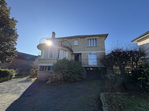 Maison Unique au Centre d'Objat