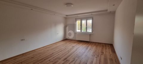 Dit charmante appartement in 1200 Wenen is perfect voor diegenen die de nabijheid van de natuur en tegelijkertijd de voordelen van de stad waarderen. Met drie kamers en een woonoppervlak van 86 m² biedt het voldoende ruimte om je goed te voelen. De e...