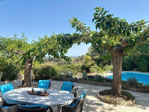 Propriété 7 pièces avec piscine, vérandas et terrain arboré – Fort potentiel - Bandol