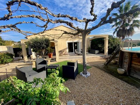 MURVIEL LES MONTPELLIER Villa T5/6 individuelle d’environ 190m2 sur 725m2 de terrain avec PISCINE et GRAND GARAGE de 55m2 ! Dans un cadre VERDOYANT IDYLIQUE, un quartier résidentiel CALME et PRISE avec une VUE DEGAGEE SUR LA NATURE. L’habitation prin...