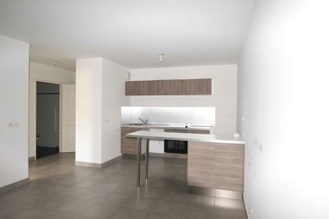 T2 AVEC TERRASSE ET GARAGE VENELLES