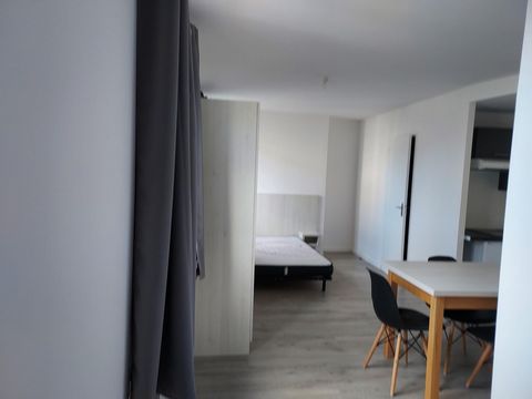 A LOUER CENTRE-VILLE STUDIO MEUBLE IDEAL ETUDIANT