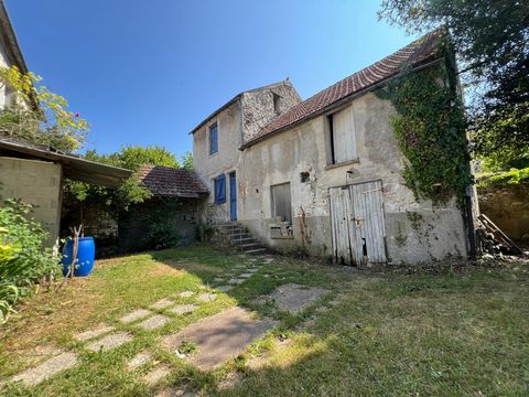 Maison en pierre de 1900 avec beau terrain de 1712 m2.