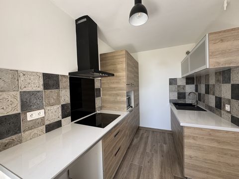 T2 / DERNIER ETAGE / BALCON / CAVE / PLACE DE PARKING / LA BATARELLE