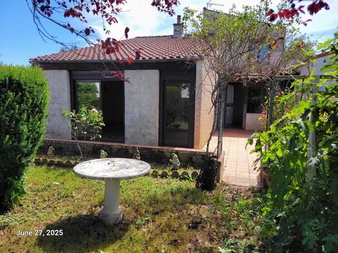 Pavillon Idéalement Situé  Parfait pour une Jeune Famille !