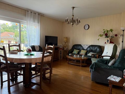 Idéal investisseur T4 d'environ 85 m2 avec balcon,cave et garage