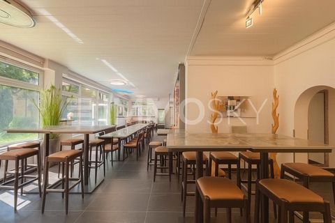 Exclusive commercial space directly at Goethepark Thanks to the renovation, it can be used immediately and can be designed in a variety of ways! The commercial space was completely renovated in 2020 and is in unused, mint condition, so that an immedi...