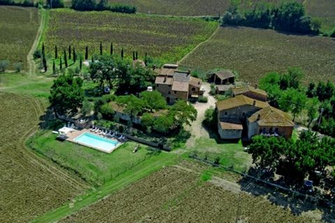 This exotic 3-bedroom farmhouse is in Castiglione del Lago. It is ideal for groups of friends or a family and can accommodate 6 guests. It has a shared swimming pool for you to unwind and relax on a hot summer day. Restaurants and grocery stores are ...
