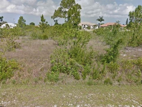 Beautiful building lot in South Gulf Cove. Located in area of newer homes yet it still feels like the country. South Gulf Cove values continue to climb as it gets harder and harder to find vacant land on city water this close to multiple beaches. Sou...