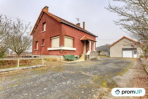 If you are looking for a beautiful space in the Vienne near Poitiers, do not hesitate to ask us for information about this house of 6 rooms and 109m ². The spaces are particularly large and bright for a house from the 50s. Here, it is easy to project...