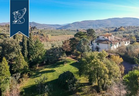 This luxury villa girdled by Tuscany's leafy countryside is currently up for sale and located within 15 minutes from Florence's city centre. This property was built in the early 20th century, sprawls over roughly 420 m² and comprehends two ...