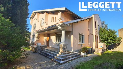 A19227CFO81 - Tarn : Center town of Castres, magnificent villa of architect full south, with garden, swimming pool and garage. If you are looking for an exceptional property in the heart of the city, then look no further, it is here that you will be ...