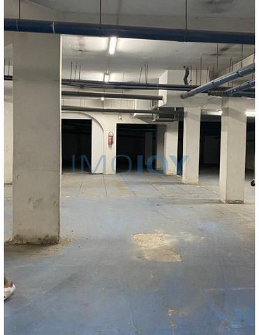 Warehouse with area of 380m2 of usable area, ample space, ready to use, with parking spaces. Well located, in an area with commerce, near the boavista roundabout, with good access, near the VCI. Imojoy Real Estate is a Real Estate Mediation Company, ...