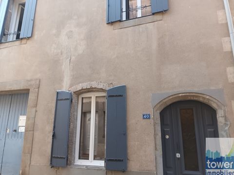 Pretty stone house 90m2 SH two floors with a garage and a cellar WITHOUT WORKS located in a very touristic village of the Minervois 10 minutes from TREBES. Completely renovated: white PVC double glazing, insulation, electricity, plumbing redone. Elec...