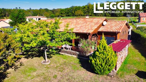 A24586BLO24 - 92 m2 single-storey timber-frame house in perfect condition. Finished to a very high standard. The building dates from 2009 and complies with RT 2012. The insulation in the attic has since been increased by a further 30 cm. 1500 m2 fenc...