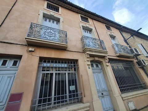 To be seized quickly PROPERTY WITH GOOD RENTAL VALUE NOT ALL LOTS ARE RENTED TODAY COMPOUND BUILDING ON THE GROUND FLOOR IS 1 commercial premises 150 m² rental value 850 euros ON THE FIRST FLOOR IS 1 apartment T3 surface 64 m² with very large terrace...