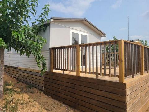 36ft x 13ft (468 sq ft) 11m x 4m (44 m2) ​We are pleased to offer our latest home for sale. Final installation just being completed. Large double bedroom, and a twin bedroom. Family shower room. Open plan living room with patio doors opening onto a l...