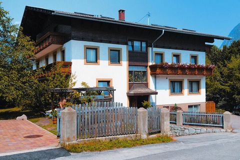 Idyllic house in the Upper Drautal with comfortably furnished apartments, all with balcony, quietly on the outskirts (600 m above sea level). Your extra: On arrival you will receive coffee and cake in the in-house pastry shop. Early birds can have br...