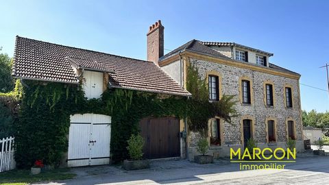 15 Mn from GUERET. MARCON Immobilier - Creuse in Limousin New Aquitaine Réf. 88081 Your agency MARCON Immobilier offers this beautiful stone house with great potential. The house of over 221 m² comprises on the ground floor an entrance hall, kitchen,...