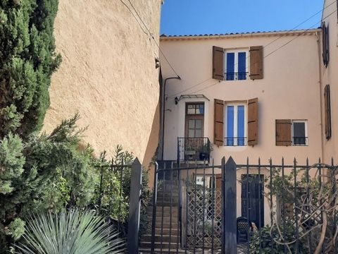 Rare opportunity! Charming village house located in a picturesque setting, offering a spacious courtyard. However, with this property you not only acquire a home but also a potential investment with rental incomes divided into three separate apartmen...