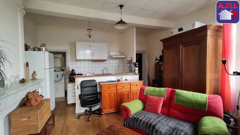 RENTAL INVESTMENT! Two-room apartment, located on the first floor of a small building. Already rented for 3540 euros excluding charges per year. It has an entrance, a bedroom, a living room with open kitchen and a bathroom. Although subject to the le...