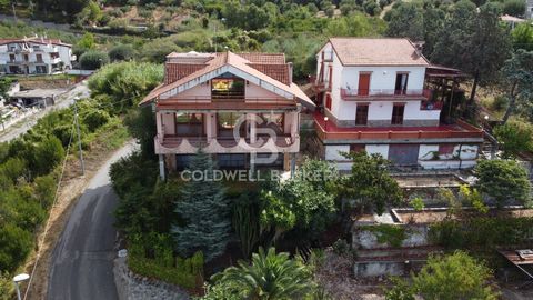 Independent VILLA, Colle San Marco in Agropoli - Just 1 km from the sea. In a privileged position, a short distance from the enchanting beaches of Agropoli, we offer for sale a spacious independent VILLA distributed over three levels, with external c...
