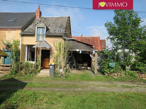 Located in Sainte-Sévère-sur-Indre. ‘TINY’ HOUSE WITH GARDEN, BARN AND HANGER JOVIMMO votre agent commercial Peter HOWELLS ... This ‘tiny’ house (32m2) has everything you need! On the ground floor (20m2) there is an open plan kitchen, dining room, lo...