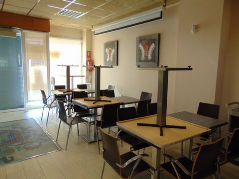 This fantastic bar/restaurant is in the bustling town of San Javier and is ready to start earning money immediately. The premises comes furnished with tables and chairs throughout and has customer toilets (one disabled access) as well as a beautiful ...