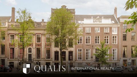 The Heritage House - Few properties along the canal evoke the experience and feeling of living in the Grachtengordel 200 years ago as well as this beautiful and impressive building in the Gouden Bocht. Grand, impressive, and richly decorated, this pr...