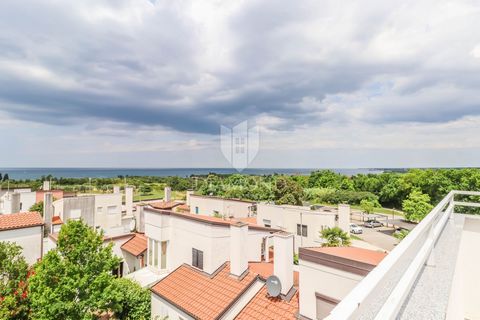 Location: Istarska županija, Novigrad, Novigrad. Istria, Novigrad! Apartment for sale with a beautiful seaview in the vicinity of Novigrad! The apartment is located on the second floor of a residential building and has a size of 58.92 m2. It consists...