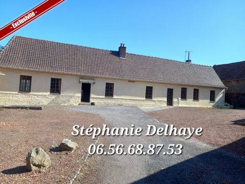 I have the pleasure of presenting to you exclusively this large single storey farmhouse of 197 m2 on a plot of 7062 m2 in Aix en Ergny to renovate. The house and buildings were not flooded because it is high up. It is an old square farm, with its dov...