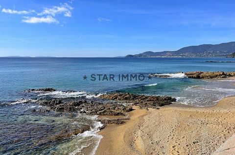 Votre Oasis au Bord de la mer à Gigaro - Une Opportunité Unique ! Imaginez-vous réveiller chaque matin avec une vue imprenable sur la mer Méditerranée. Nous vous offrons la chance d'acquérir le dernier terrain constructible avec vue mer à Gigaro. Un ...