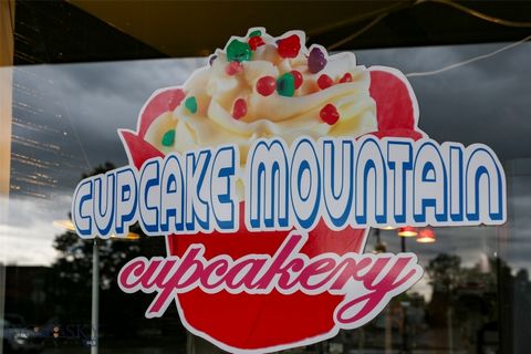 For Sale: Cupcake Mountain Cupcakery LLC Discover the opportunity to own Cupcake Mountain Cupcakery LLC, a thriving business offering a complete package for success. Included are two weeks of training, exclusive recipes, a fully operational website, ...