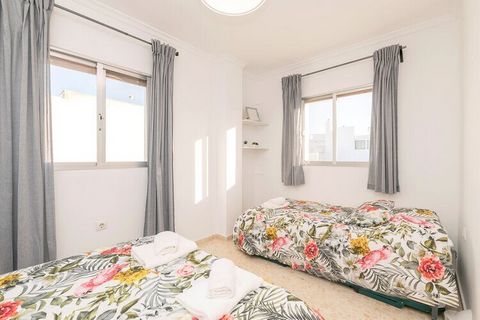 This cosy flat located on the first floor of a building without lift offers all the services you need to enjoy an unforgettable holiday. You will be able to relax with a drink or a chat with your companions on the outdoor terrace while enjoying the c...