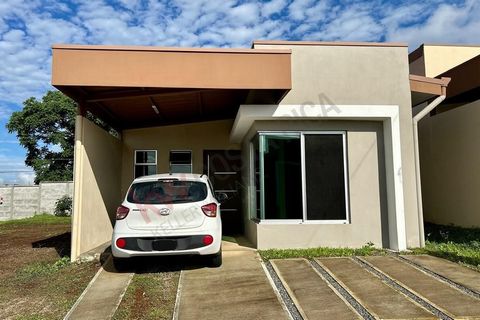 Une nouvelle maison à Condominio Corteza, située dans la région pittoresque de Puente Piedra de Grecia. Cette belle maison de plain-pied offre la combinaison parfaite de confort et de style, idéale pour ceux qui recherchent un cadre de vie paisible e...