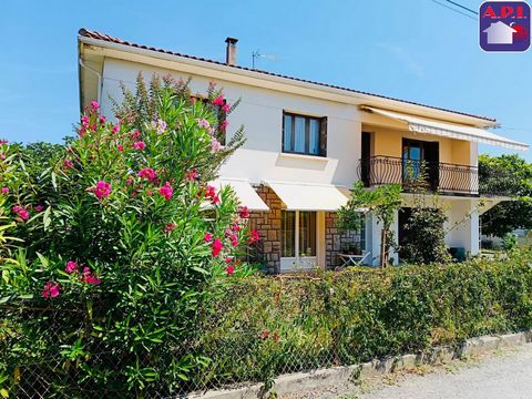 House near the CENTER of Varilhes EXCLUSIVELY at API, discover this house of 162 m² of living space on two levels, located on a plot of 600 m². Currently divided into two, it offers on the ground floor a renovated apartment of 68 m² with a bright liv...