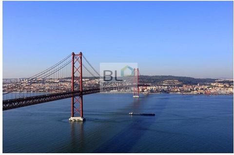 Alcântara is one of Lisbon's most traditional neighbourhoods. In the shadow of the emblematic 25th April Bridge and the famous Docas quays with their many regional restaurants, the Al-Kântara building is set in the centre of this effervescent dynamic...