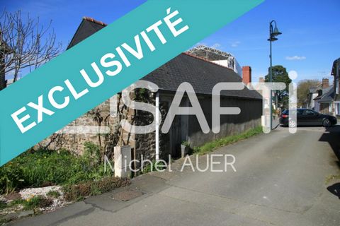 Situé dans la dynamique commune de Louvigné de Bais dont plus de 50% de la population à moins de 50 ans, ce bâtiment clos avec portail motorisé a traversé l'histoire .Il vous offrira un beau potentiel d'extension sur son terrain clos de 425 m² enviro...